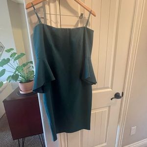 🌲BEAUTIFUL🌲 Hunter green Chelsea28 size 6 bell sleeve bodycon NEVER WORN
